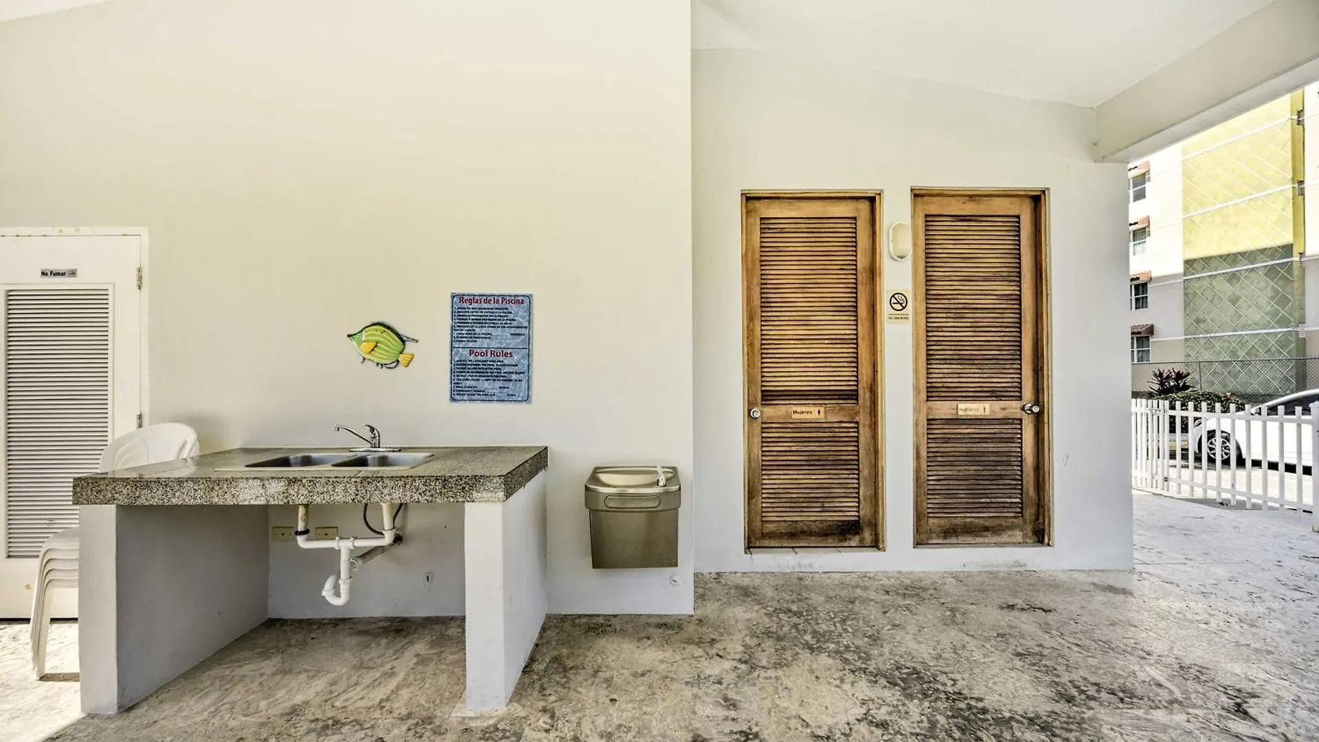 Апартаменты Breezy Condo With Balcony And Ocean View, Walk To Beach Ринкон