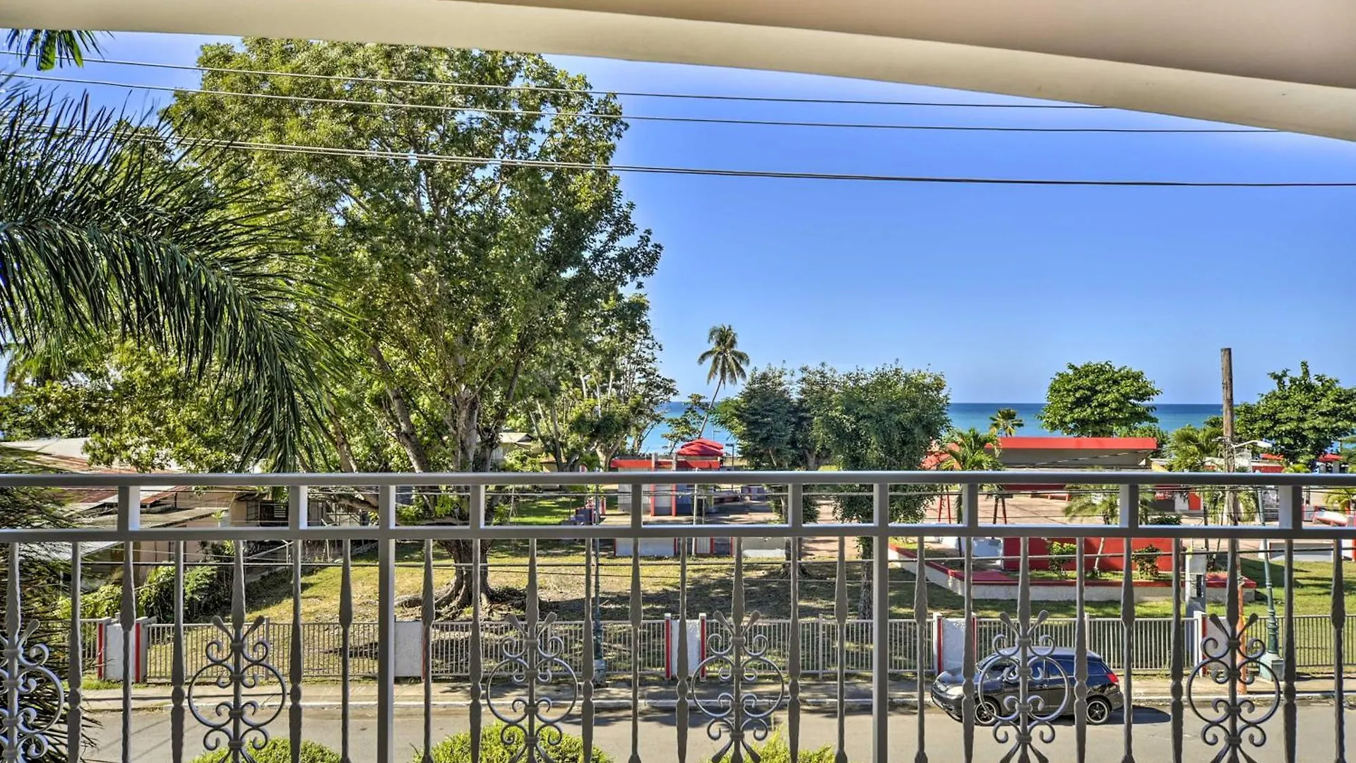 Breezy Condo With Balcony And Ocean View, Walk To Beach Ринкон Апартаменты